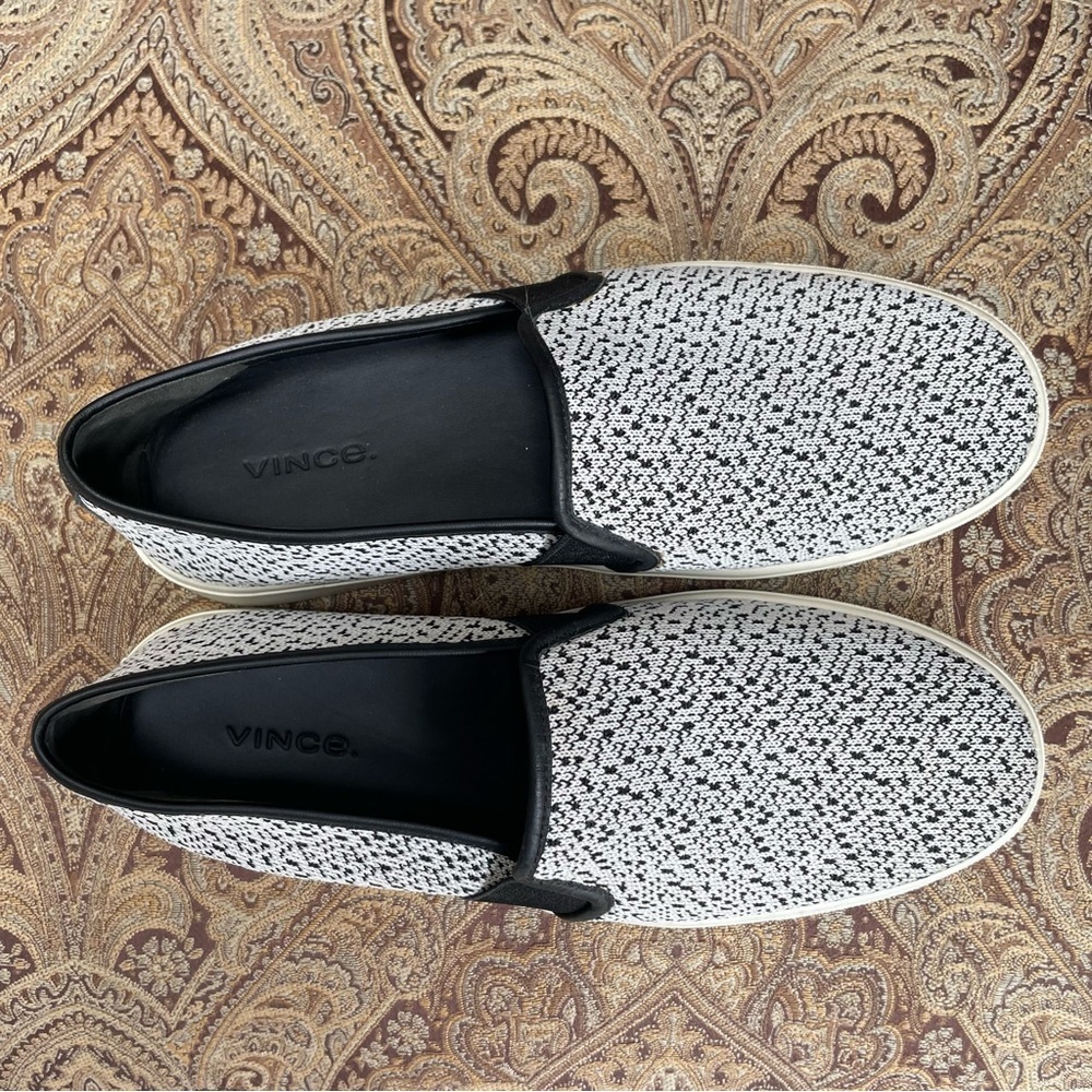 Vince Blair Black & White Pattern Slip On Sneakers Cushioned Comfort Size 7.5 - Picture 12 of 15